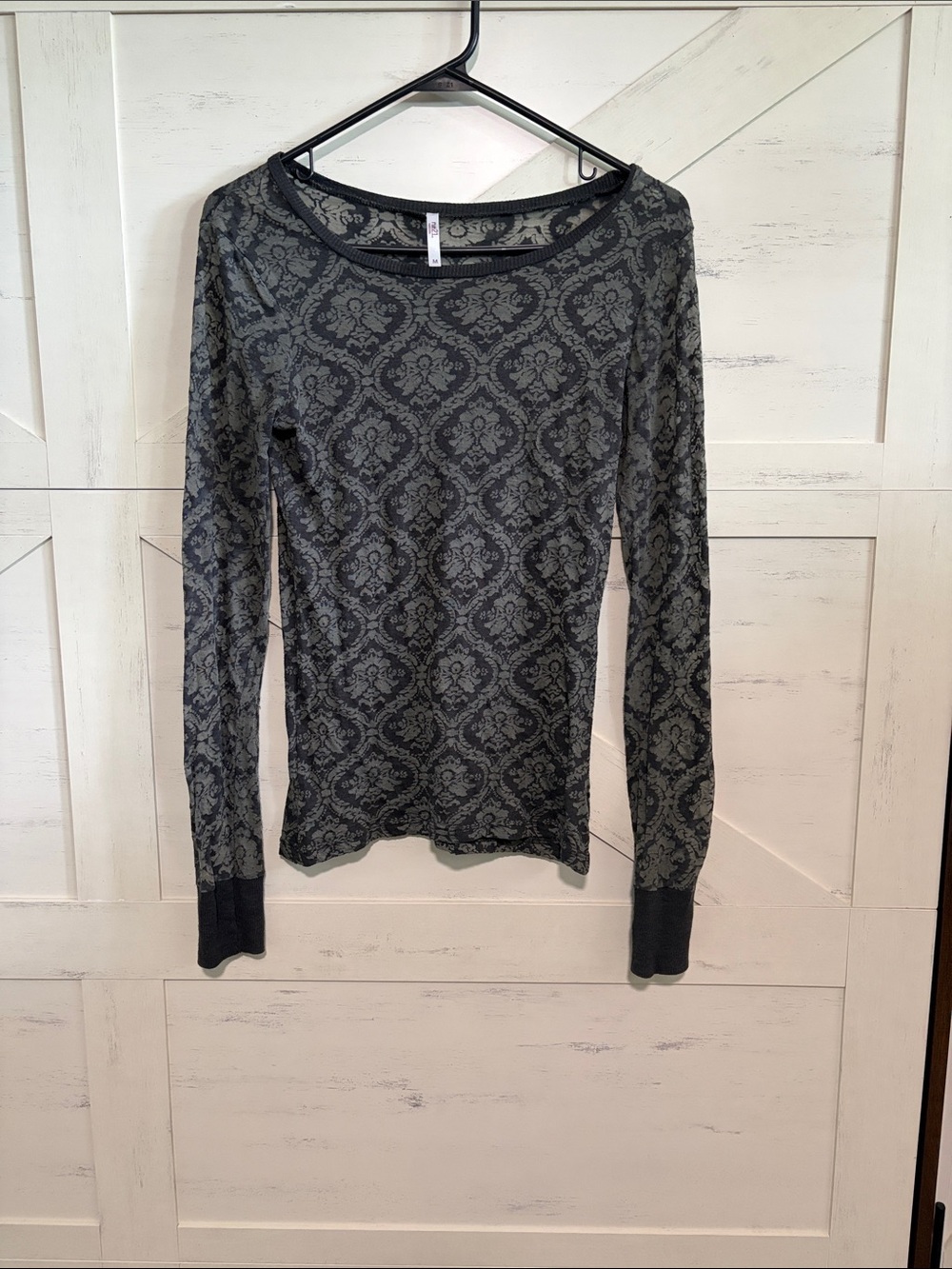 Rue21 Black and Gray Long-Sleeve Damask Print Top